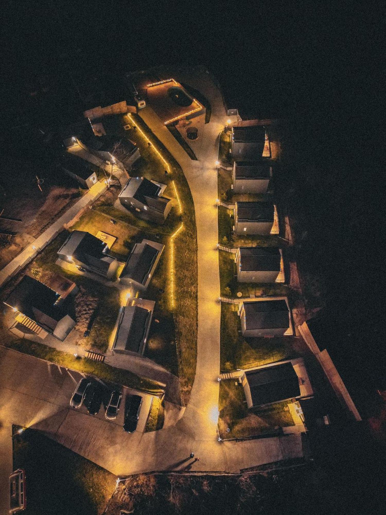 Moon Village Comarnic Sinaia Buitenkant foto